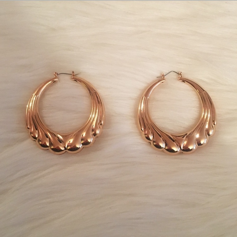 Gold Tone Large Seashell Fan Hoop Earrings